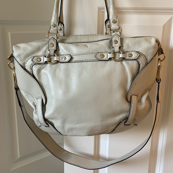 Authentic Gucci Horsebit Nail Satchel in Off-White Leather - Picture 3 of 8